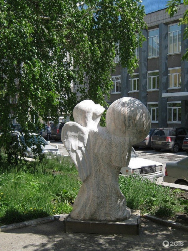 Памятник ангелу-хранителю 
