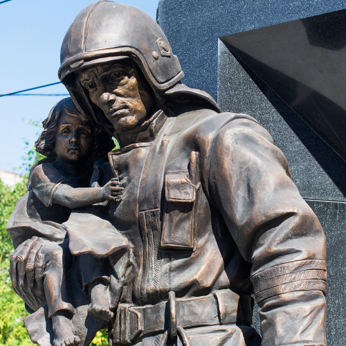 Памятник героям мирного времени, пожарным и спасателям