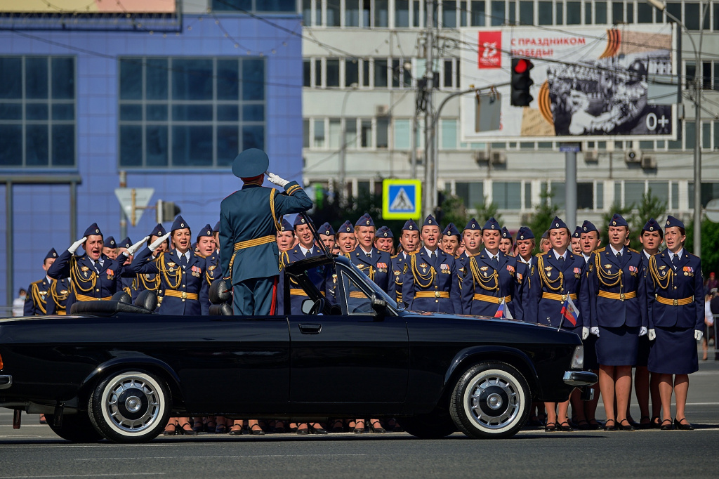 Парад на площади Ленина