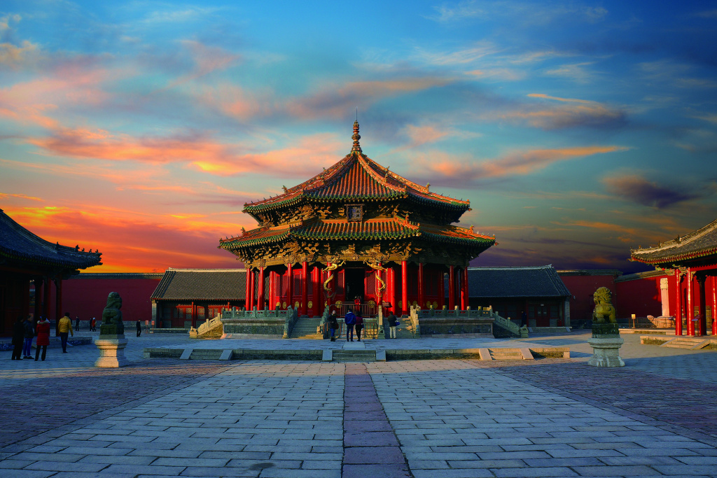 13. Dazheng Hall of Shenyang Imperial Palace.jpg