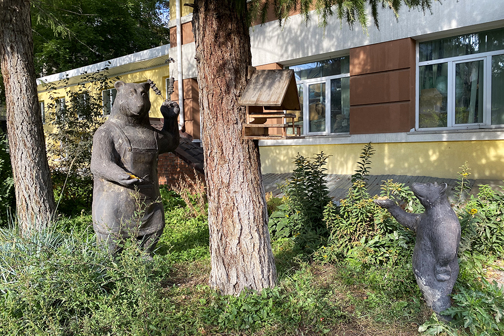 Медведи на улице Ползунова