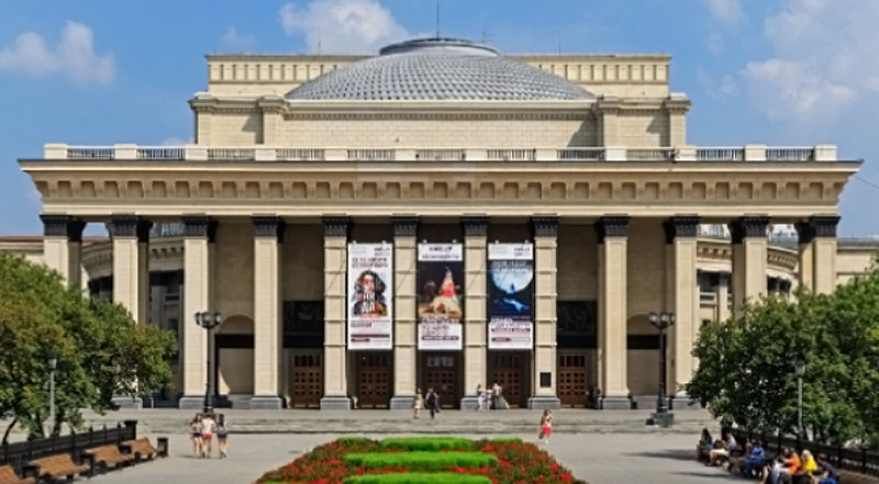 novosibirskij-teatr-opery-i-baleta.jpg